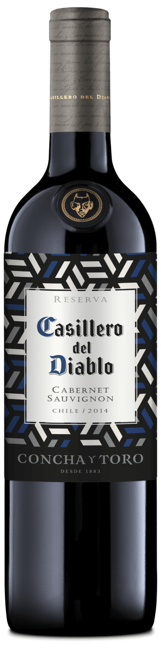 Bottle of wine Casillero del Diablo, Cavernet Sauvignon 2014, Chile, Viña Concha y Toro.